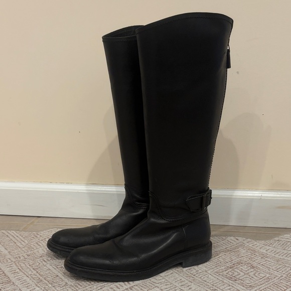 GUCCI Black Knee-High Leather Riding Boots - Picture 2 of 14